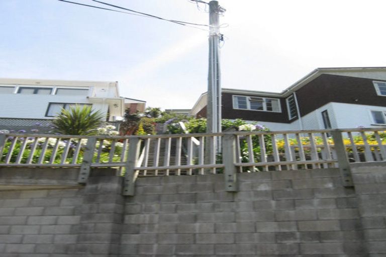 Photo of property in 8a Alexandra Road, Roseneath, Wellington, 6021