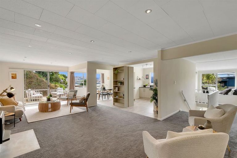 Photo of property in 34 Oak Avenue, Paremata, Porirua, 5024