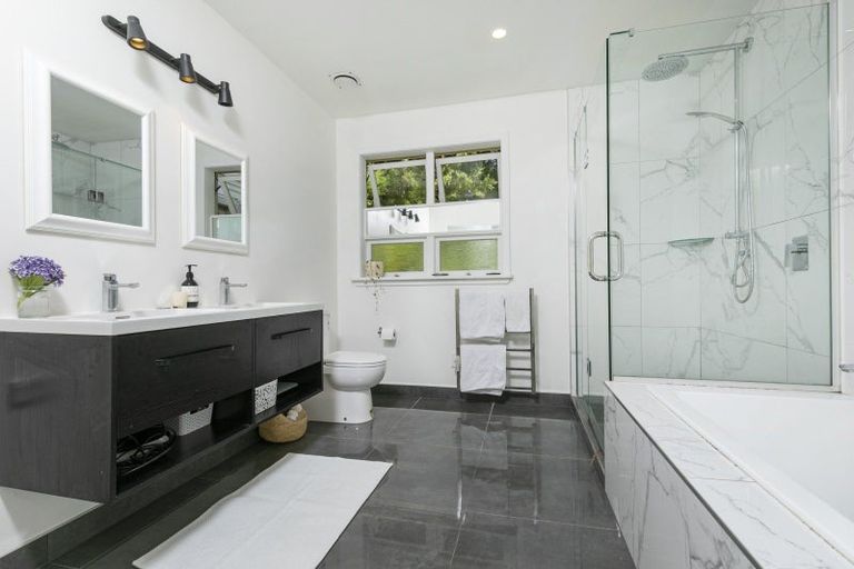 Photo of property in 9 The Close, Greenhithe, Auckland, 0632