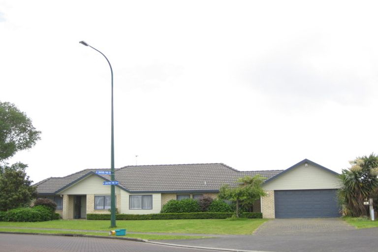 Photo of property in 7 Longford Park Drive, Takanini, 2112