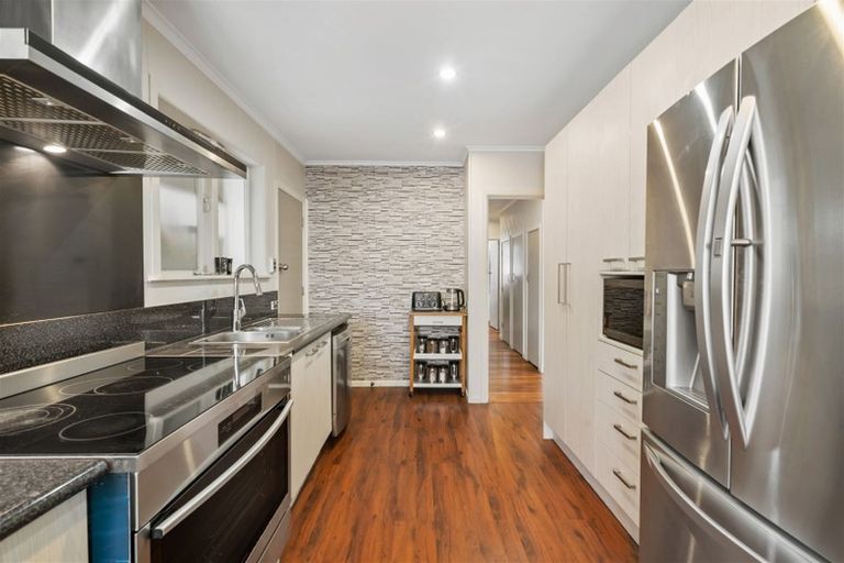 Photo of property in 44 Kohekohe Street, New Lynn, Auckland, 0600