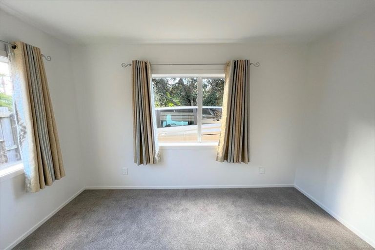 Photo of property in 65 Dundale Avenue, Blockhouse Bay, Auckland, 0600