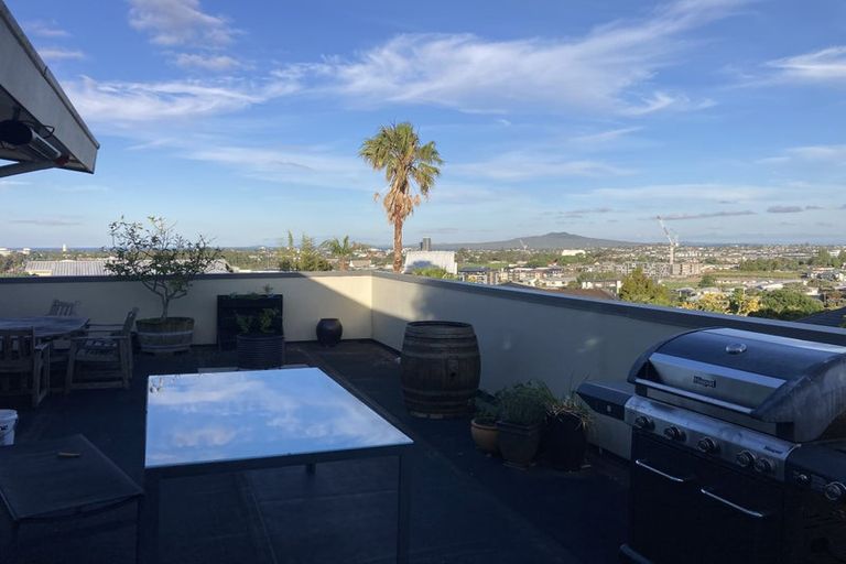 Photo of property in 7 Martin Crescent, Northcote, Auckland, 0627