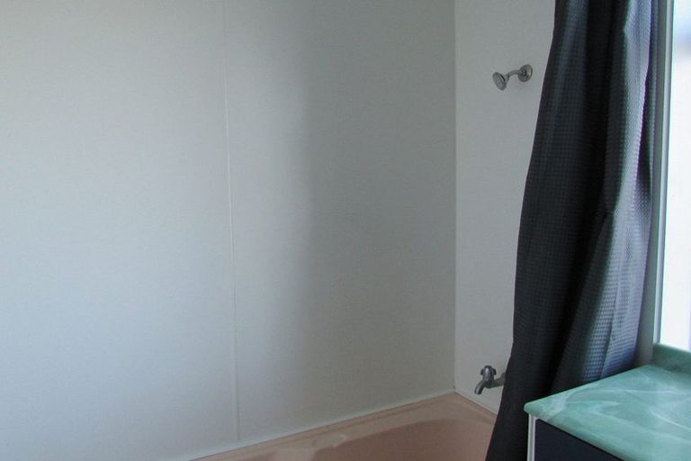 Photo of property in 2 Hawkhurst Road, Lyttelton, 8082