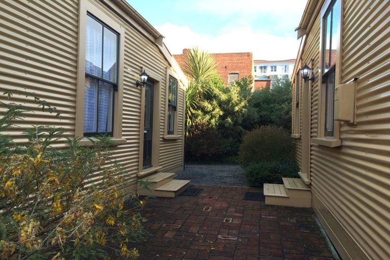 Photo of property in 5 Tonks Grove, Te Aro, Wellington, 6011