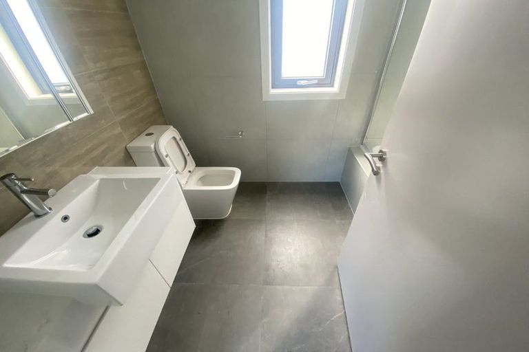 Photo of property in 42 Farranfore Road, Opaheke, 2113