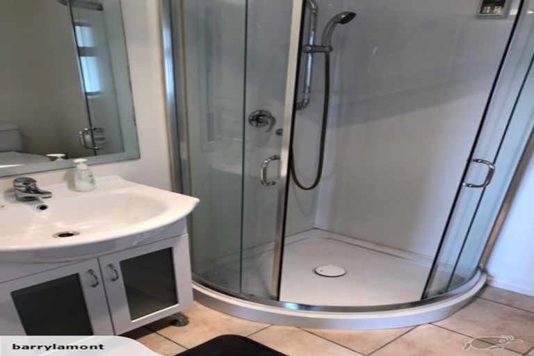 Photo of property in 2a Hoskins Avenue, Hillsborough, Auckland, 1042