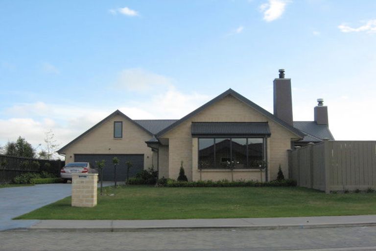 Photo of property in 43 Enverton Drive, Rangiora, 7400