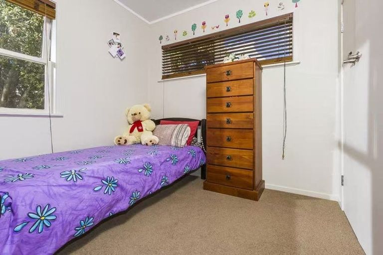 Photo of property in 12 Halberg Street, Glenfield, Auckland, 0629