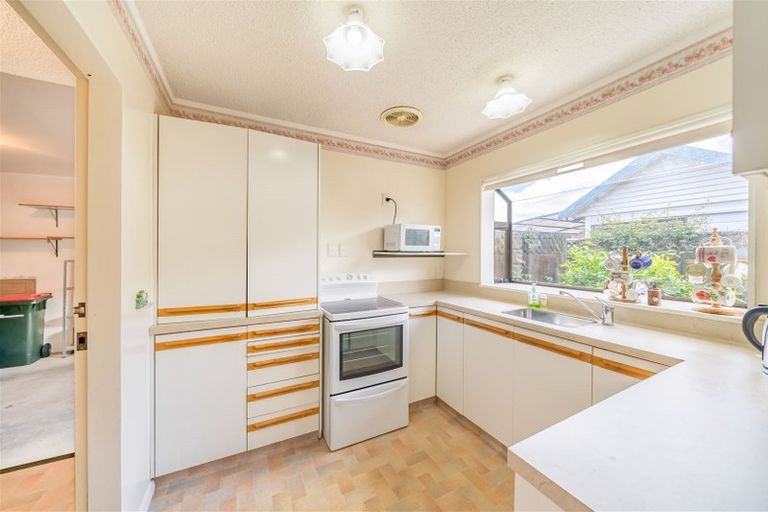 Photo of property in 2/60 Garden Road, Avalon, Lower Hutt, 5011