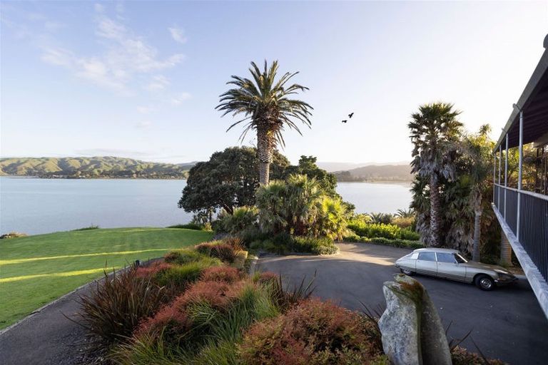 Photo of property in 360 Paremata Road, Whitby, Porirua, 5381