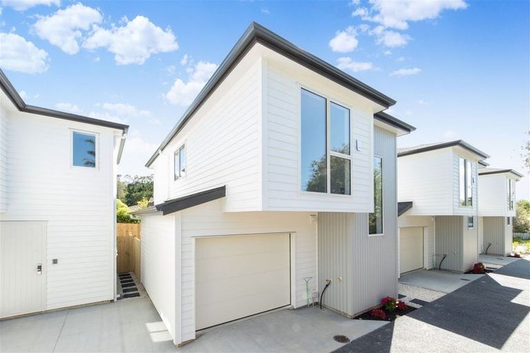 Photo of property in 25c Scarlet Drive, Ranui, Auckland, 0612