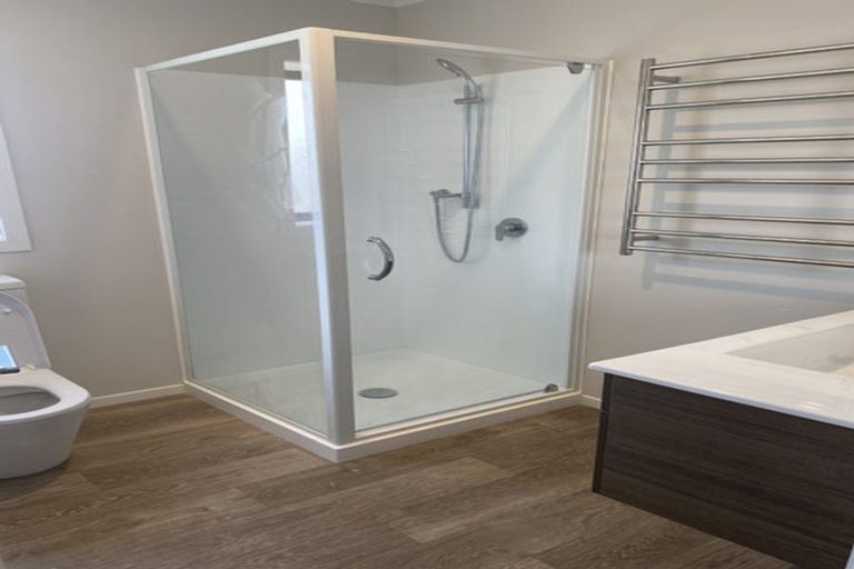 Photo of property in 12 Emmadale Lane, Hamilton East, Hamilton, 3216