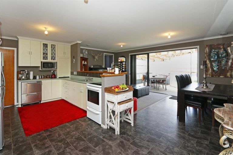 Photo of property in 16 Dieffenbach Street, Opunake, 4616