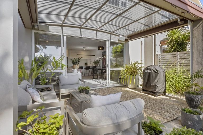 Photo of property in 250c Courtenay Street, Strandon, New Plymouth, 4312