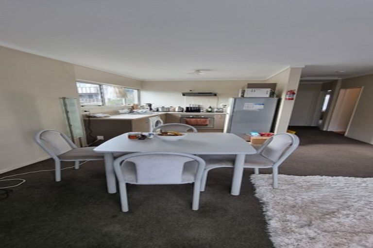 Photo of property in 6 Redwood Avenue, Tawa, Wellington, 5028