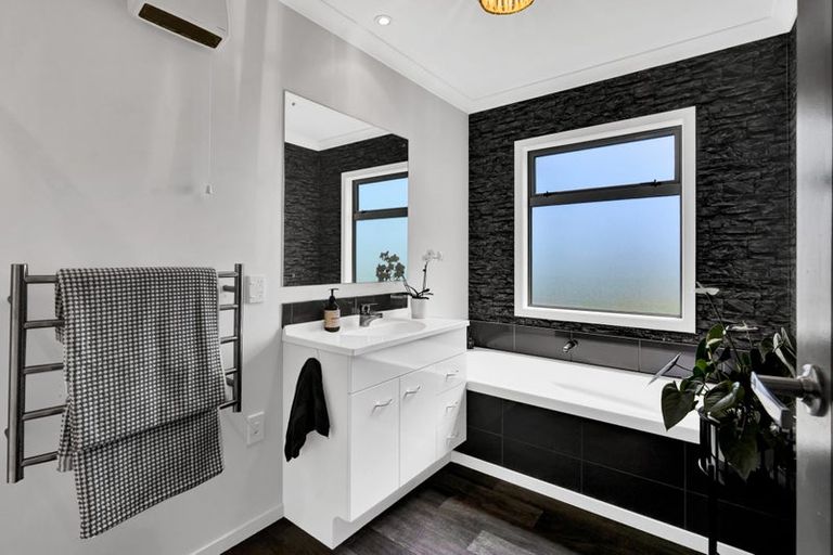 Photo of property in 281 Upland Road, Tarurutangi, New Plymouth, 4372