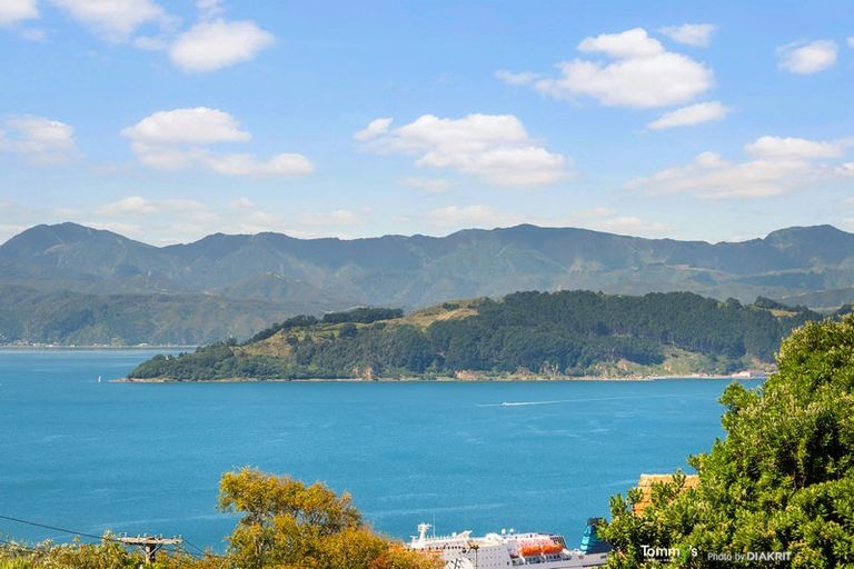 Photo of property in 9a Wadestown Road, Wadestown, Wellington, 6012