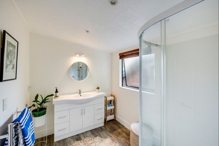 Photo of property in 5a Tauroa Road, Havelock North, 4130