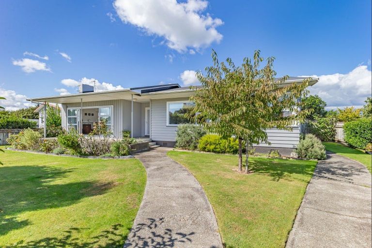 Photo of property in 12 Glen Street, Levin, 5510