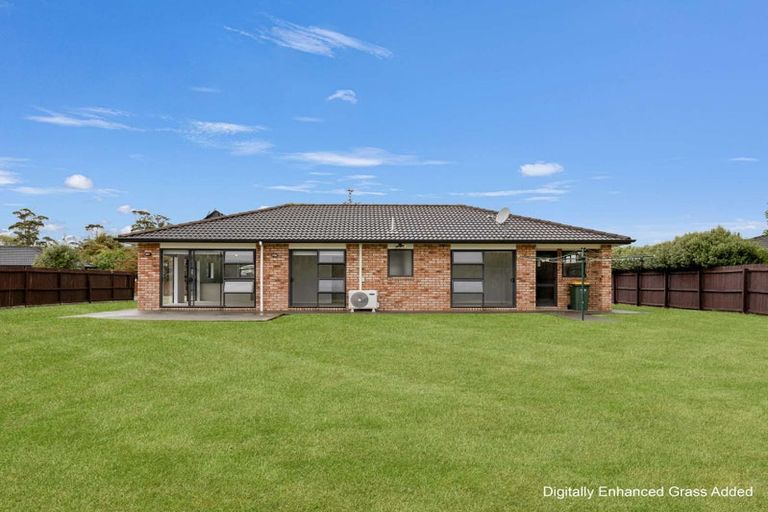 Photo of property in 19 Aitkenhead Court, Parakai, 0830