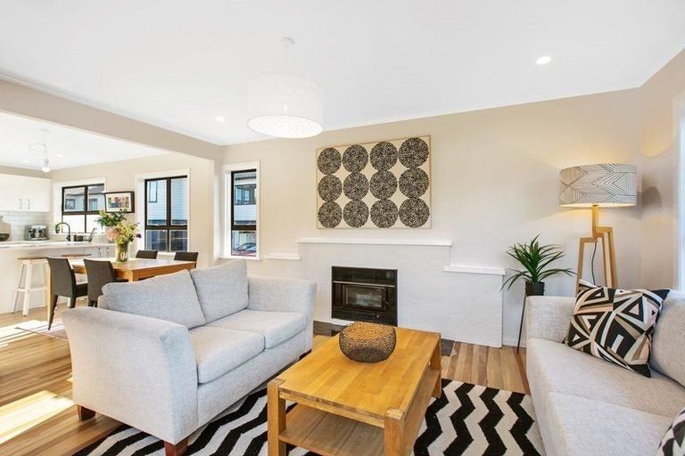 Photo of property in 36 Alma Crescent, Papakura, 2110