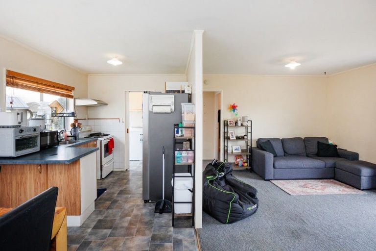 Photo of property in 31 Lydia Place, Kelvin Grove, Palmerston North, 4414