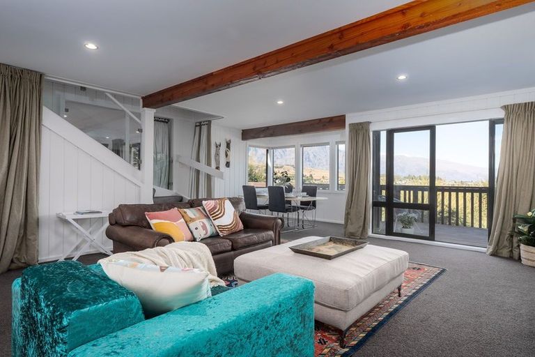 Photo of property in 16 Maxwell Place, Queenstown, 9300