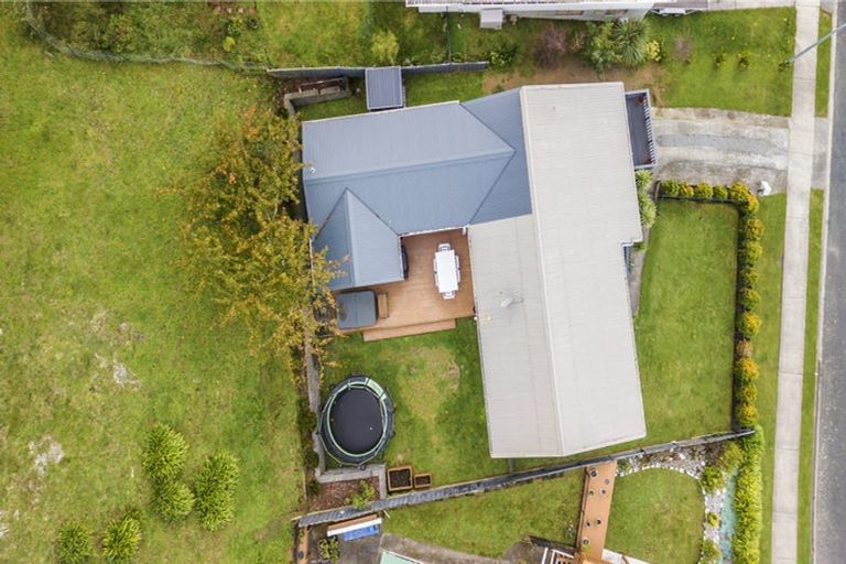 Photo of property in 70 Fyvie Avenue, Tawa, Wellington, 5028