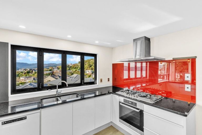 Photo of property in 12 The Topdeck, Whitby, Porirua, 5024