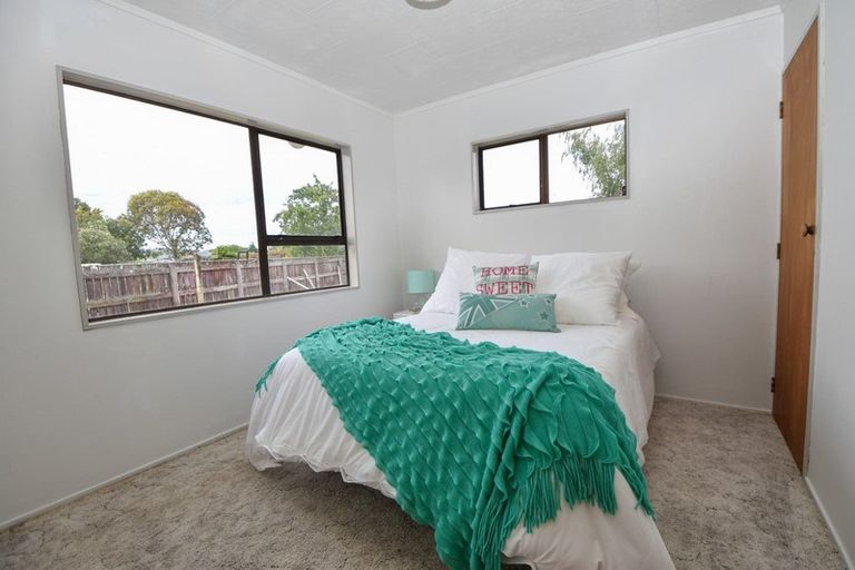 Photo of property in 15 Philip Street, Carterton, 5713