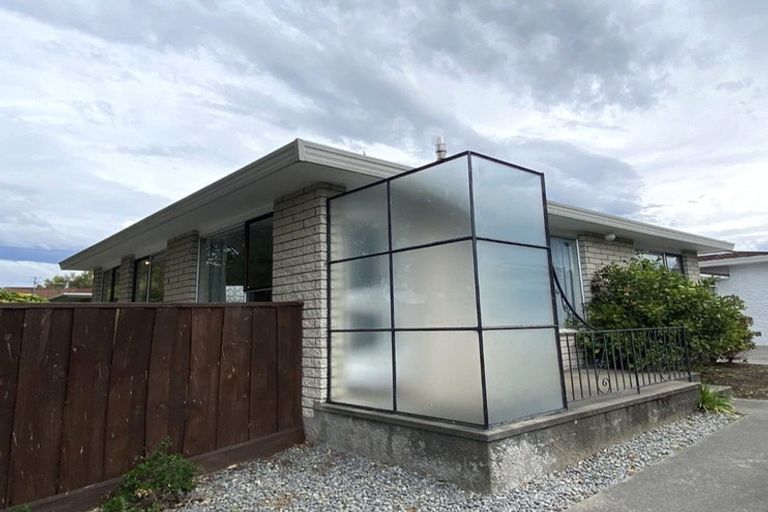 Photo of property in 1/21 Salford Avenue, Redwood, Christchurch, 8051