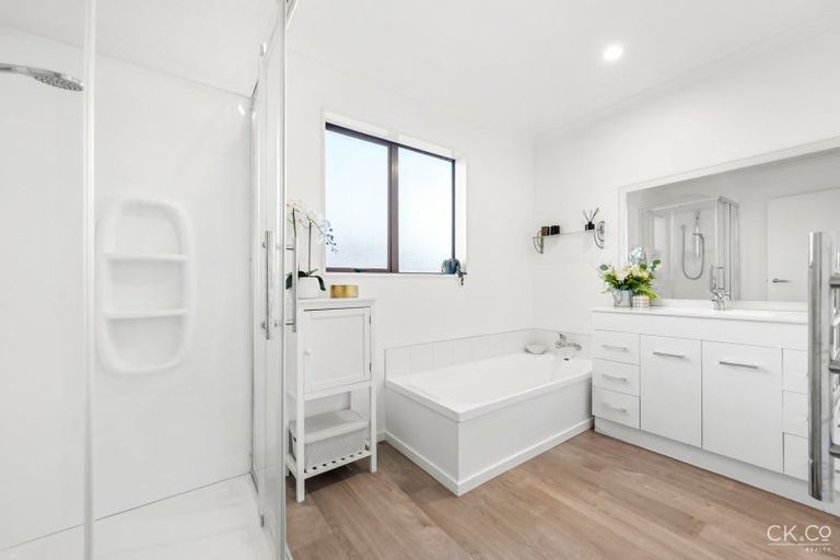 Photo of property in 19 Phar Lap Grove, Trentham, Upper Hutt, 5018