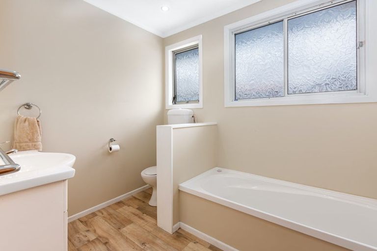 Photo of property in 46 Arahura Crescent, Waitangirua, Porirua, 5024