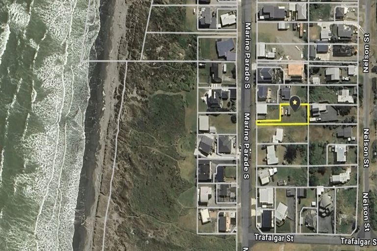 Photo of property in 21a Marine Parade South, Foxton Beach, Foxton, 4815