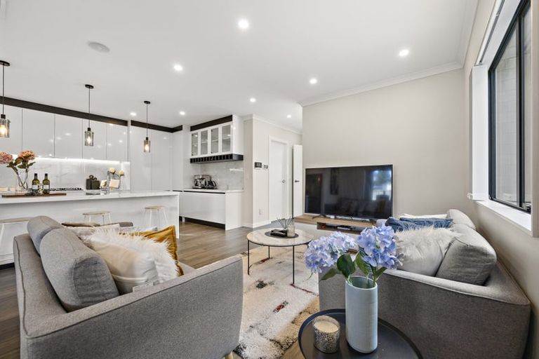 Photo of property in 30 Hikuawa Road, Flat Bush, Auckland, 2019