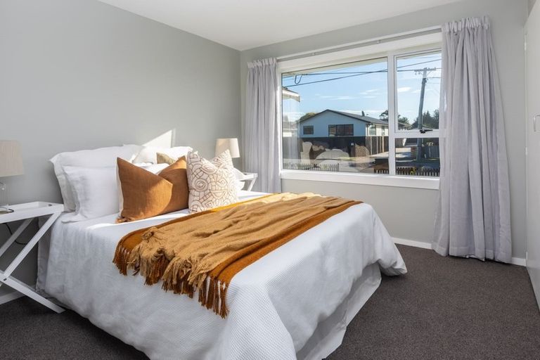 Photo of property in 19 Horton Place, Avondale, Christchurch, 8061