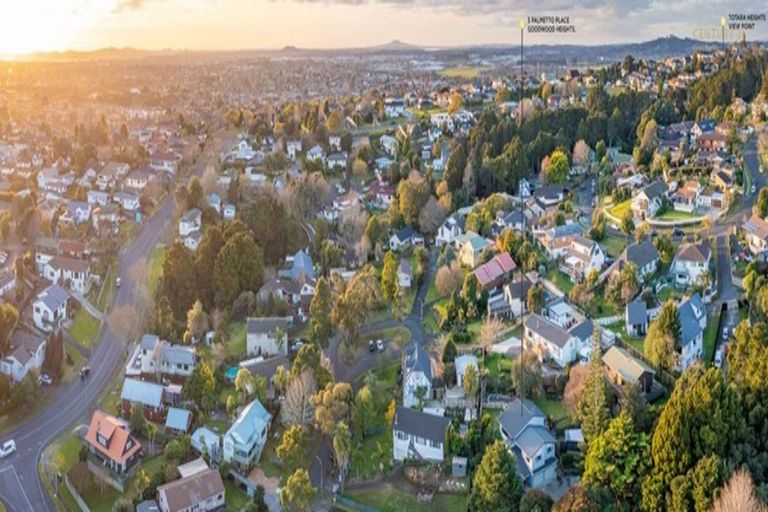 Photo of property in 5 Palmetto Place, Goodwood Heights, Auckland, 2105