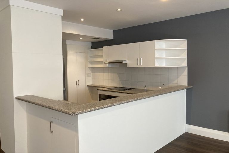 Photo of property in Whitmore Apartments, 1c/7 Stout Street, Wellington Central, Wellington, 6011