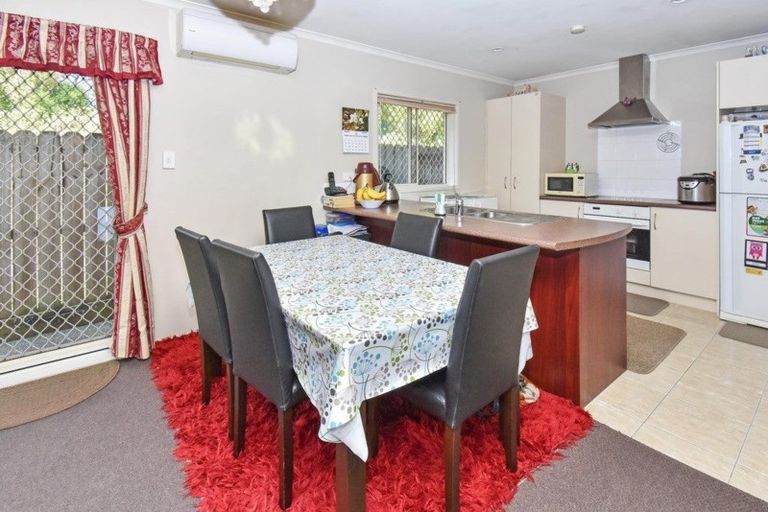 Photo of property in 42 Tussock Avenue, Mangere, Auckland, 2022