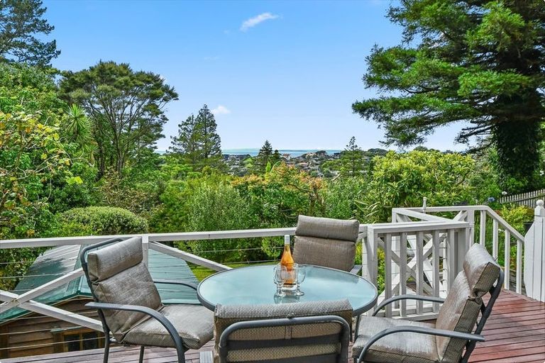 Photo of property in 196 Wade River Road, Wade Heads, Whangaparaoa, 0932