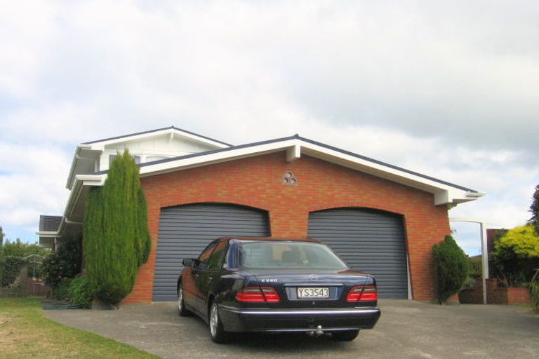 Photo of property in 28 Westview Grove, Miramar, Wellington, 6022