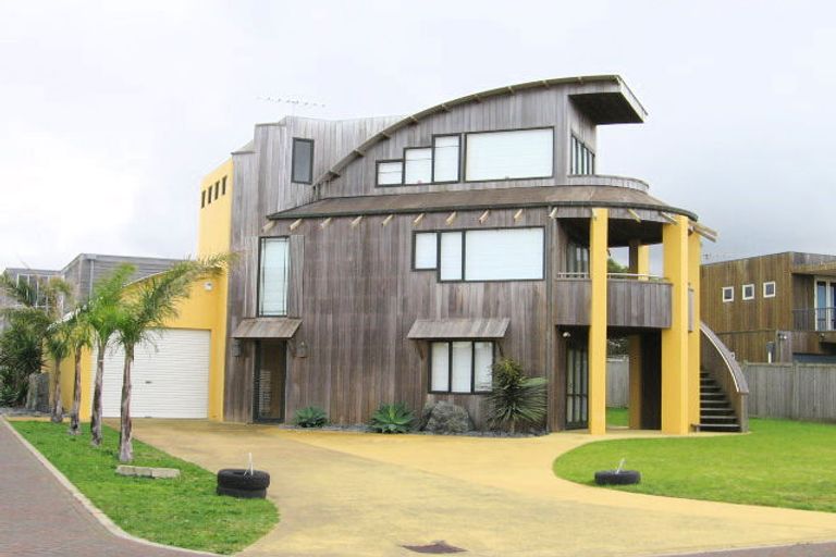 Photo of property in 27 Lagoon Way, Omaha, 0986