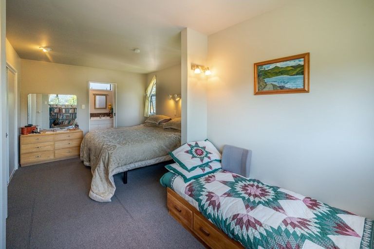 Photo of property in 5 Ngaio Grove, Robinsons Bay, Akaroa, 7581