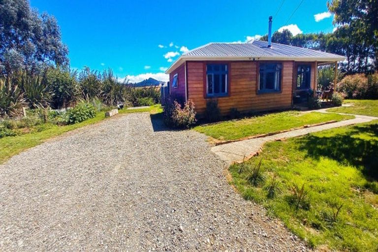 Photo of property in 17 Settlement Road, Papatotara, Tuatapere, 9691