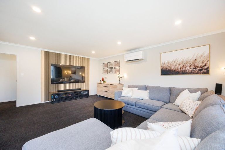 Photo of property in 9 Lorenzo Place, Kelvin Grove, Palmerston North, 4414