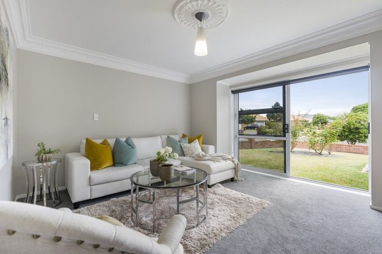 Photo of property in 21 Perotti Place, Conifer Grove, Takanini, 2112