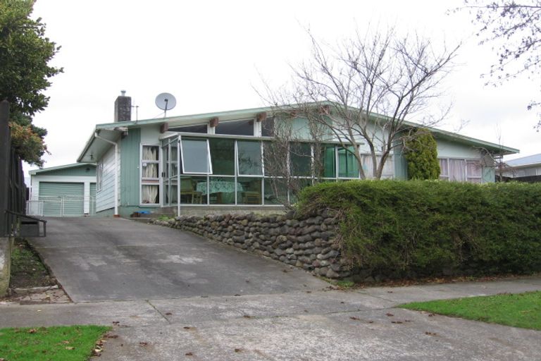 Photo of property in 6 Lyndale Place, Kelvin Grove, Palmerston North, 4414
