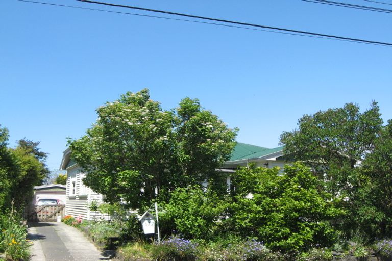 Photo of property in 172 Stapletons Road, Richmond, Christchurch, 8013