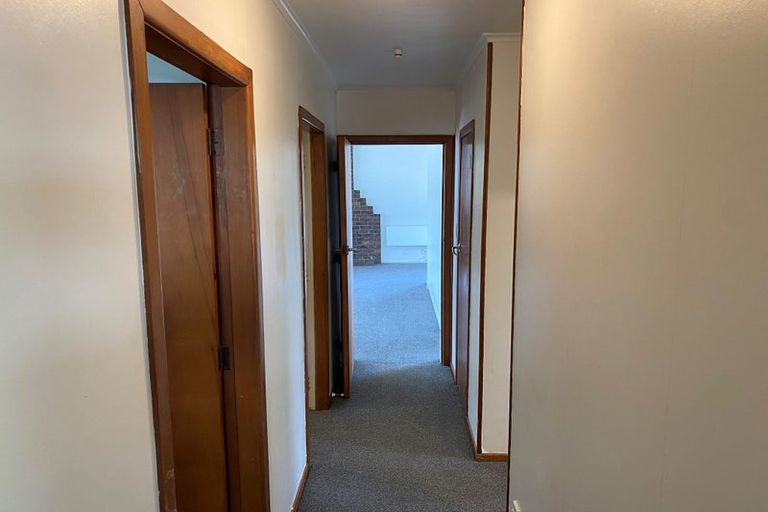 Photo of property in 2/284 Wairau Road, Glenfield, Auckland, 0629